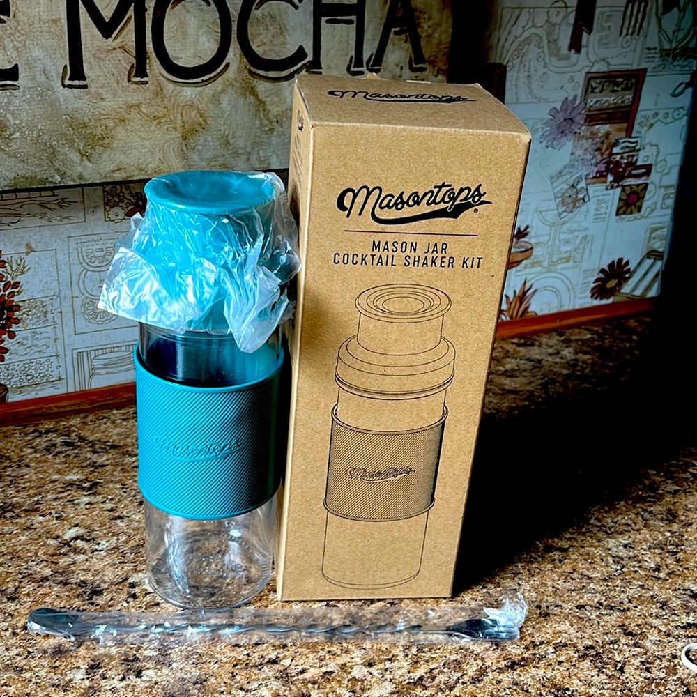 Masontops Cocktail Shaker Kit - New in box